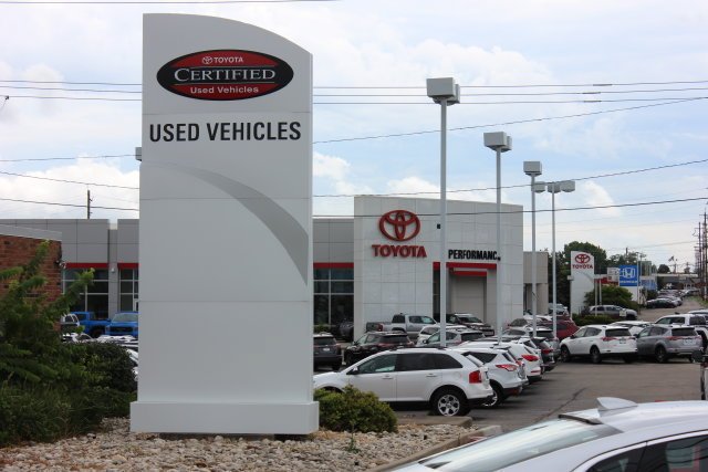 Used 2024 Midnight Black Metallic Toyota XLE image 24
