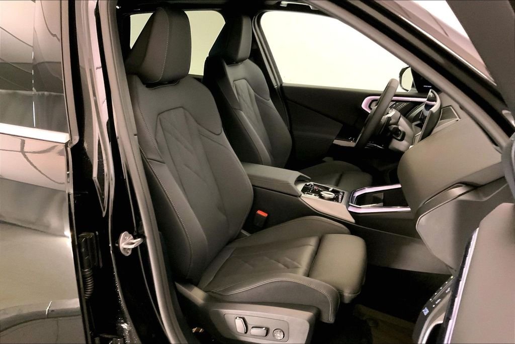 Used 2026 Black Sapphire Metallic BMW  image 7