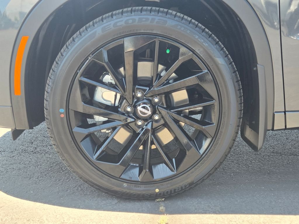 New 2026 Gray Nissan Platinum image 10