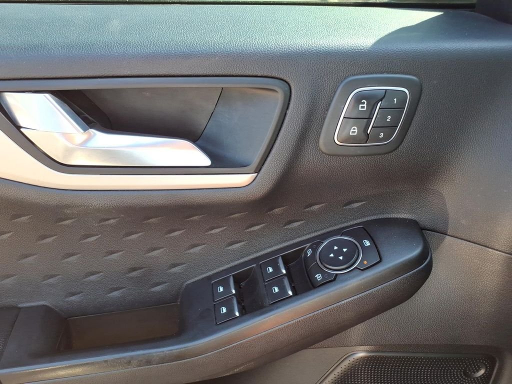 Used 2020 Gray Ford SEL image 16