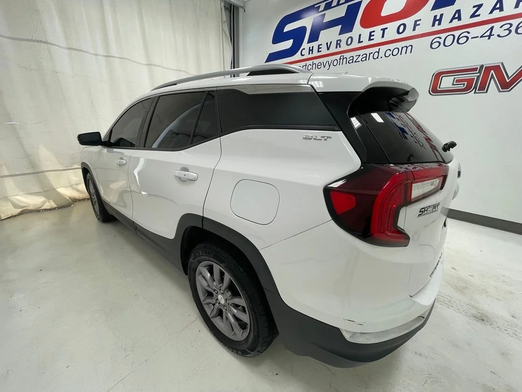 Used 2022 White GMC SLT image 10