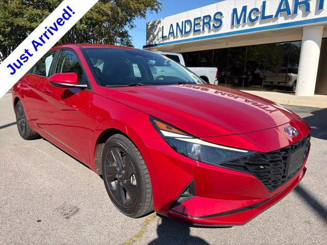 Used 2021 Red Hyundai SEL image 1