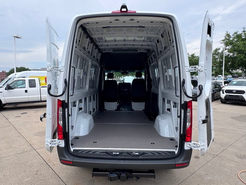 New 2026 Arctic White Mercedes-Benz Cargo 144 WB image 19