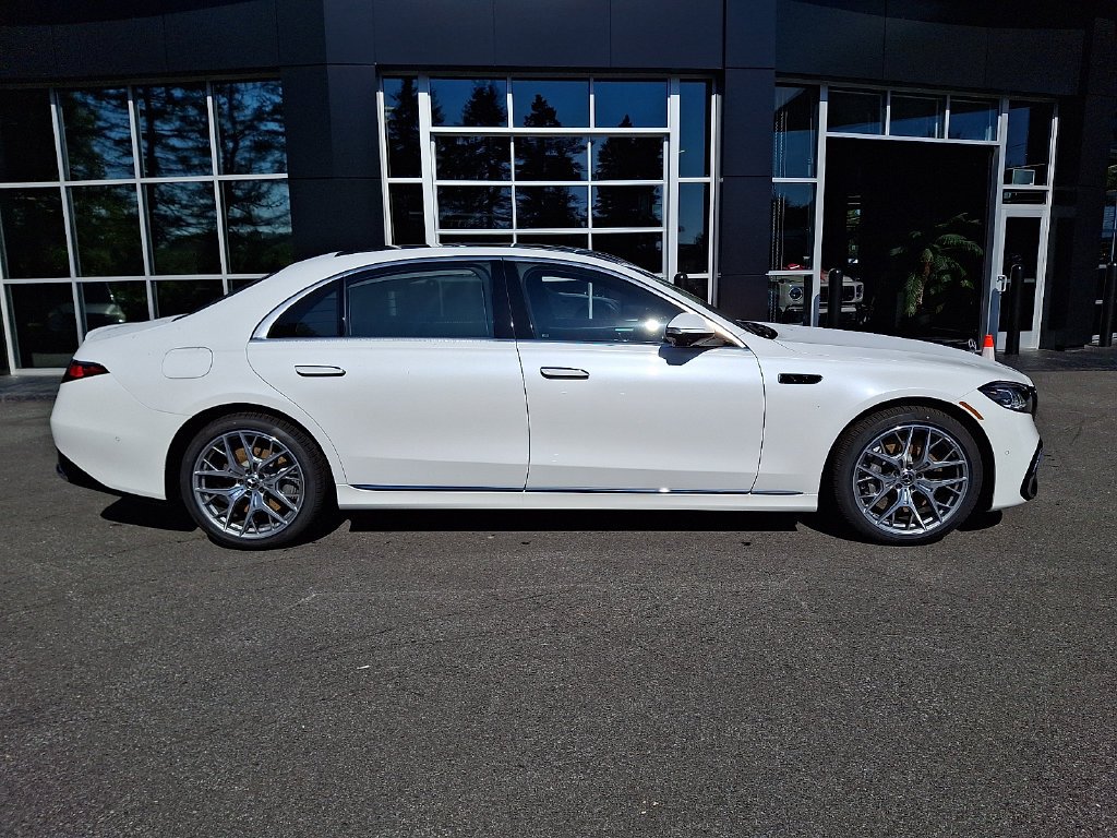 New 2027 MANUFAKTUR Moonlight White Metallic Mercedes-Benz S 580 image 7