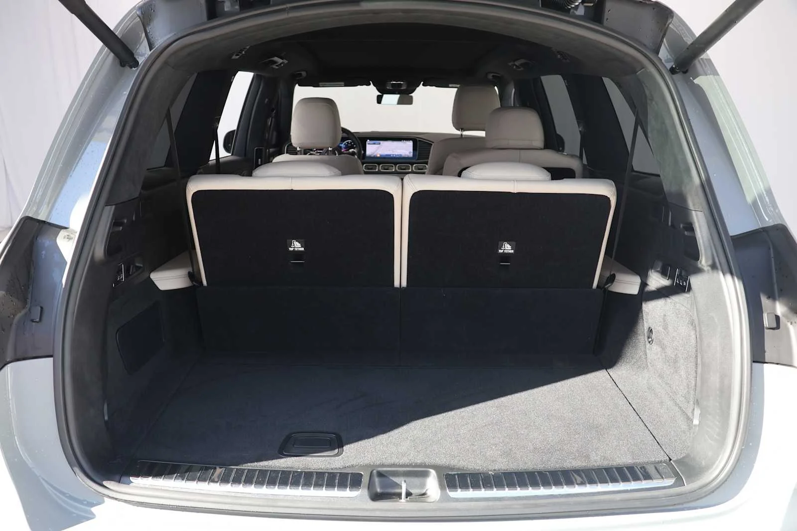 Used 2024 MANUFAKTUR Alpine Grey Mercedes-Benz AMG® GLS 63 image 28