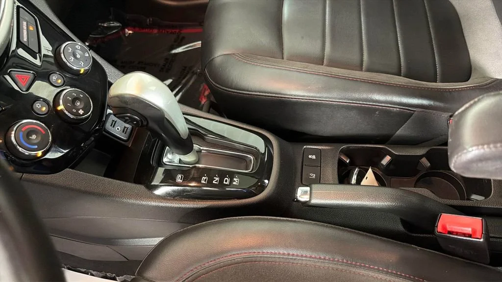 Used 2017 SUMMIT WHITE Chevrolet Premier image 23