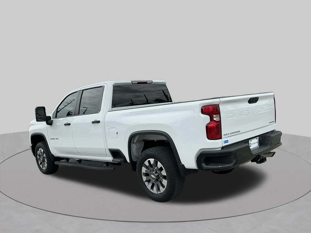 Used 2024 White Chevrolet Custom image 4
