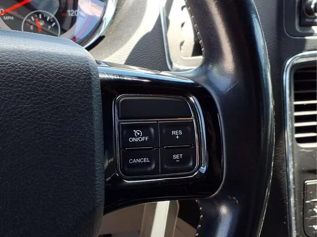 Used 2020 Gray Dodge SXT image 12
