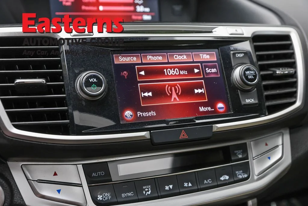 Used 2015 White Honda EX-L image 19