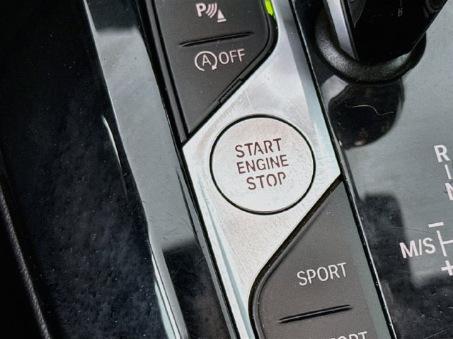 Used 2024 Black Sapphire Metallic BMW sDrive30i image 17
