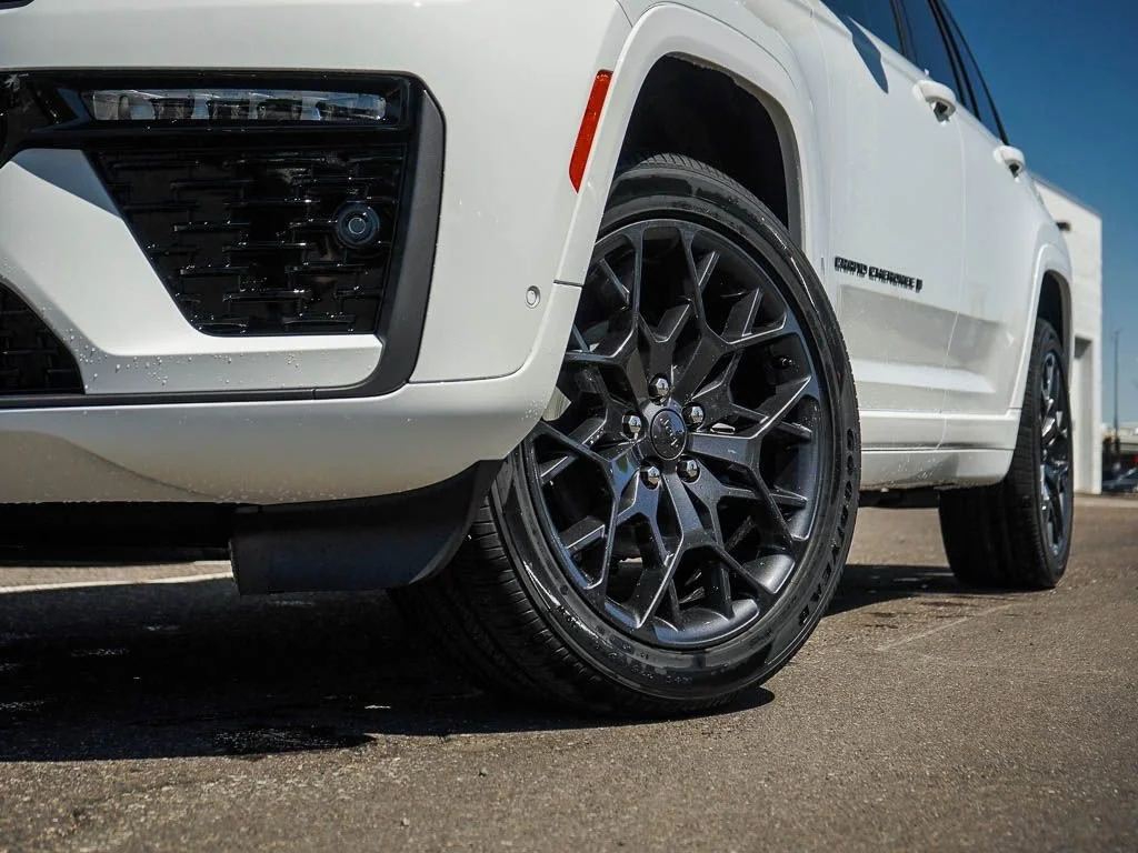 New 2026 Bright White Clearcoat Jeep Summit image 6