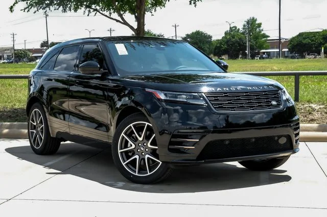 Certified Used 2025 Black Land Rover Dynamic SE image 6