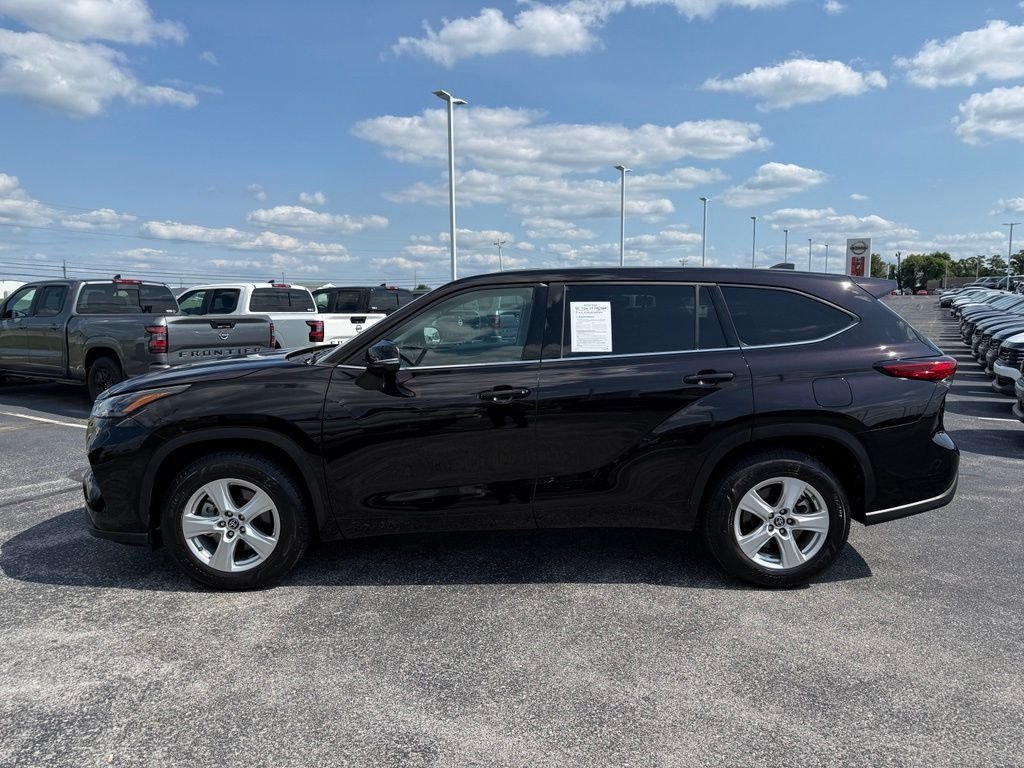 Used 2022 Brown Toyota LE image 51