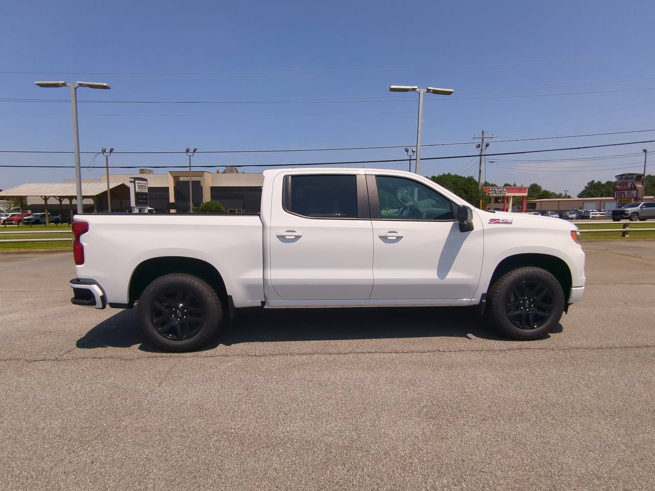 New 2026 Summit White Chevrolet RST image 3