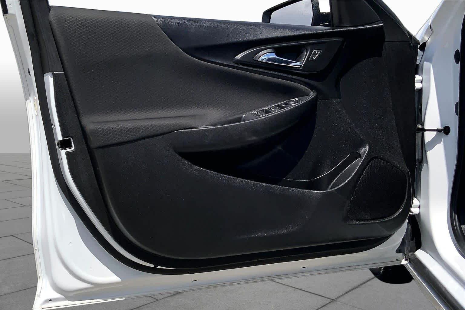 Used 2023 Summit White Chevrolet LT image 21