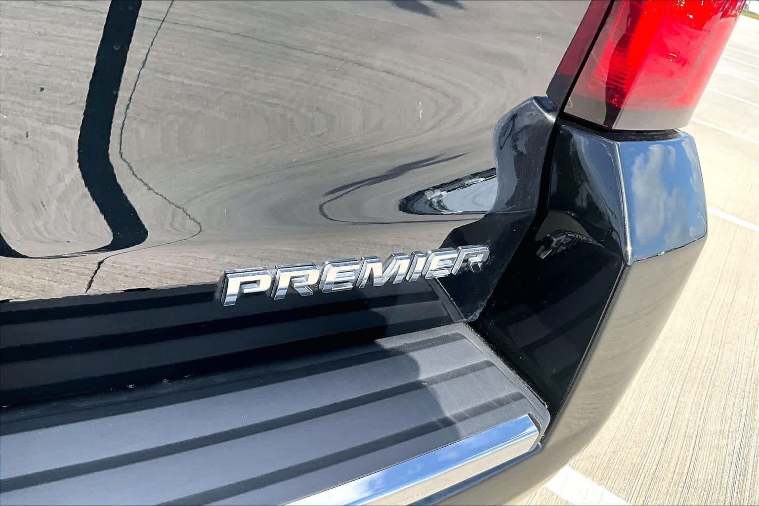 Used 2019 Black Chevrolet Premier image 9
