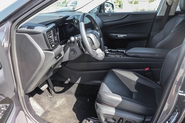 2025 Lexus NX PHEV 450h+ - Photo 14
