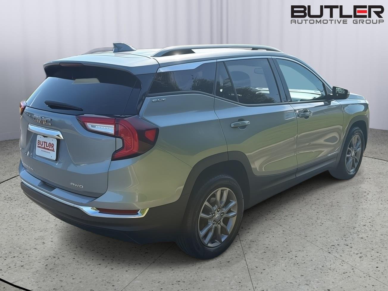 Used 2024 Sterling Metallic GMC SLT image 6