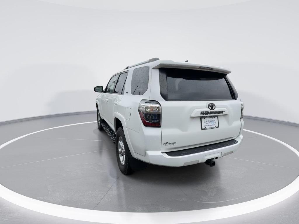 Used 2019 White Toyota SR5 image 7
