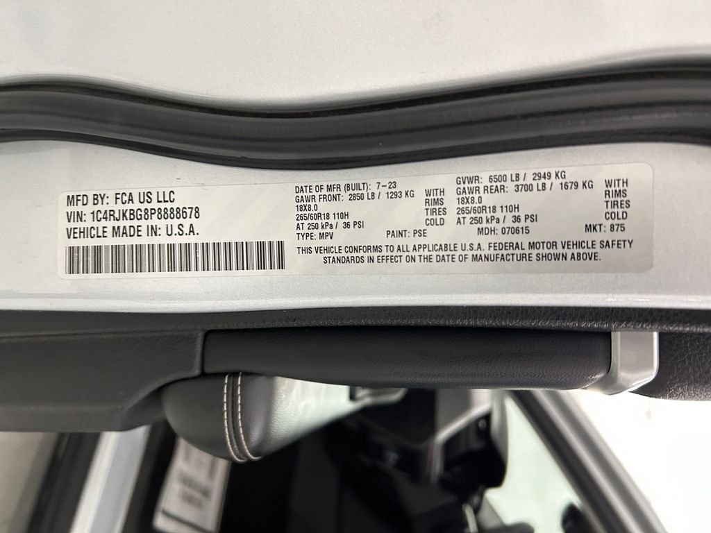 Used 2023 Silver Jeep Limited image 20