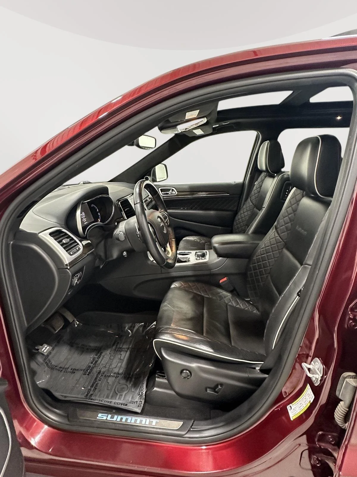Used 2019 Velvet Red Pearlcoat Jeep Summit image 9