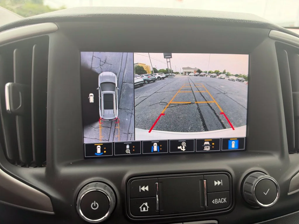 Used 2022 WHITE FROST TRICOAT GMC AT4 image 24