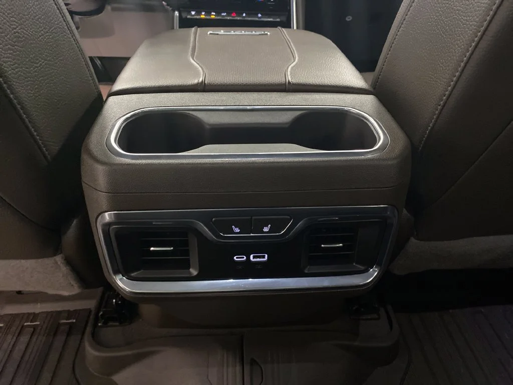 Used 2024 White GMC Denali image 17