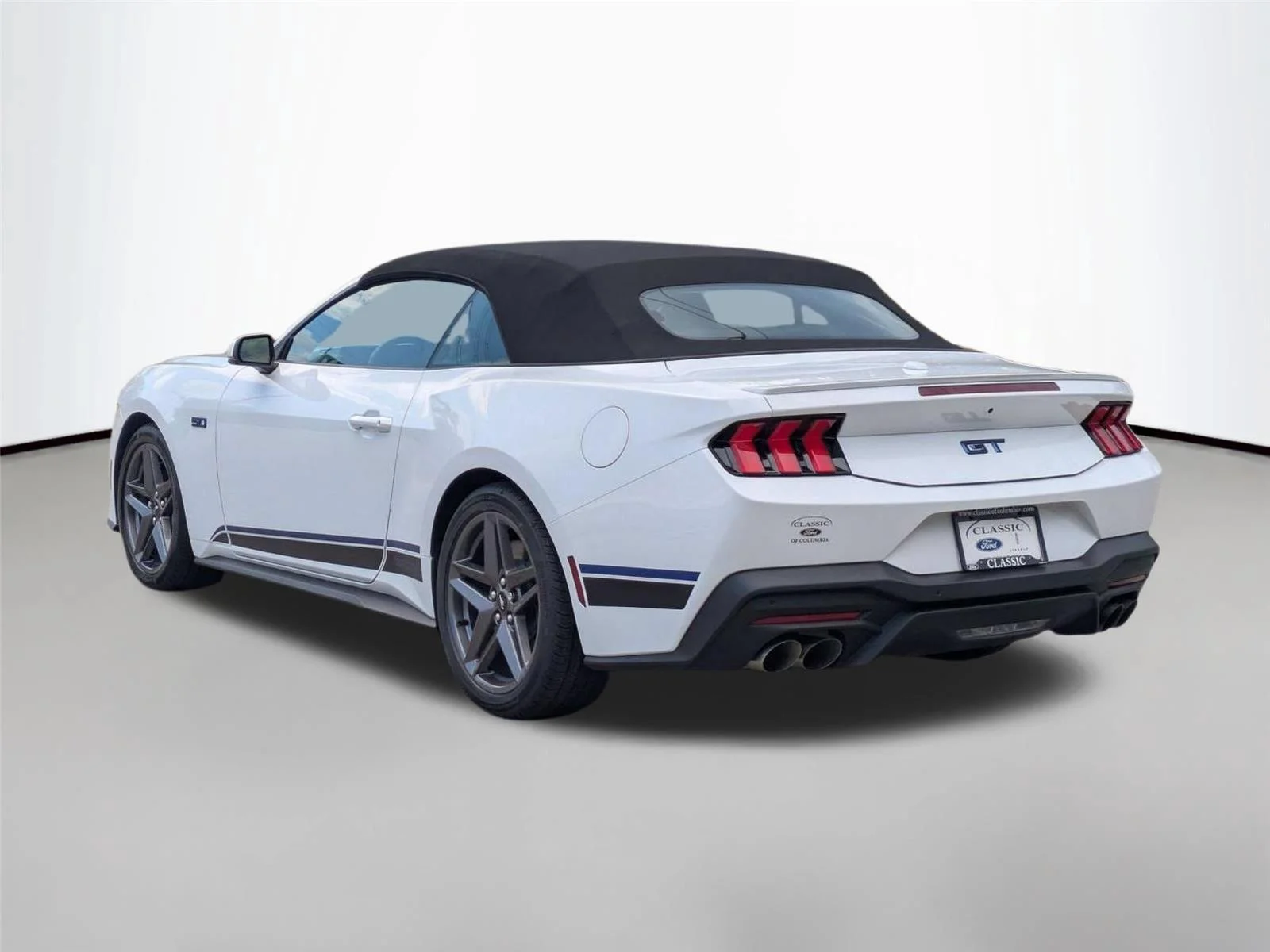 Used 2025 Oxford White Ford GT Premium image 7