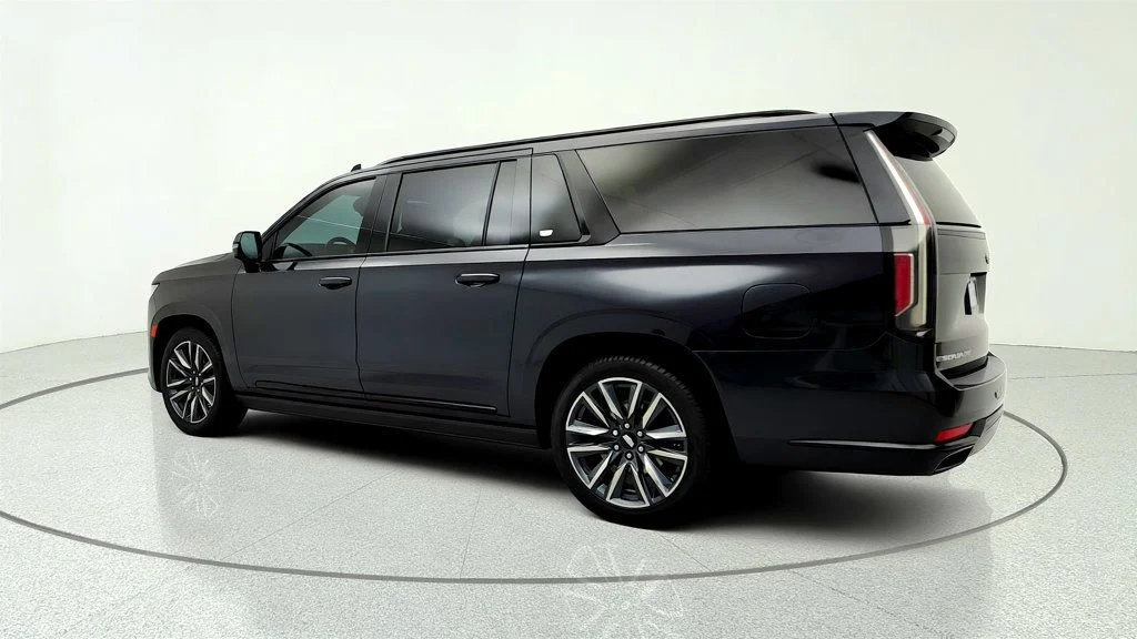 Used 2023 Black Raven Cadillac 4WD 4dr Sport w/ Touring Pkg, Super Cruise & Rear Entertainment image 7