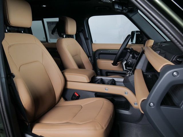 New 2026 Woolstone Green Land Rover X-Dynamic SE image 3