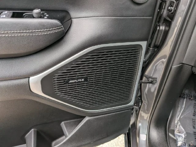 Used 2023 Gray Jeep Base image 19