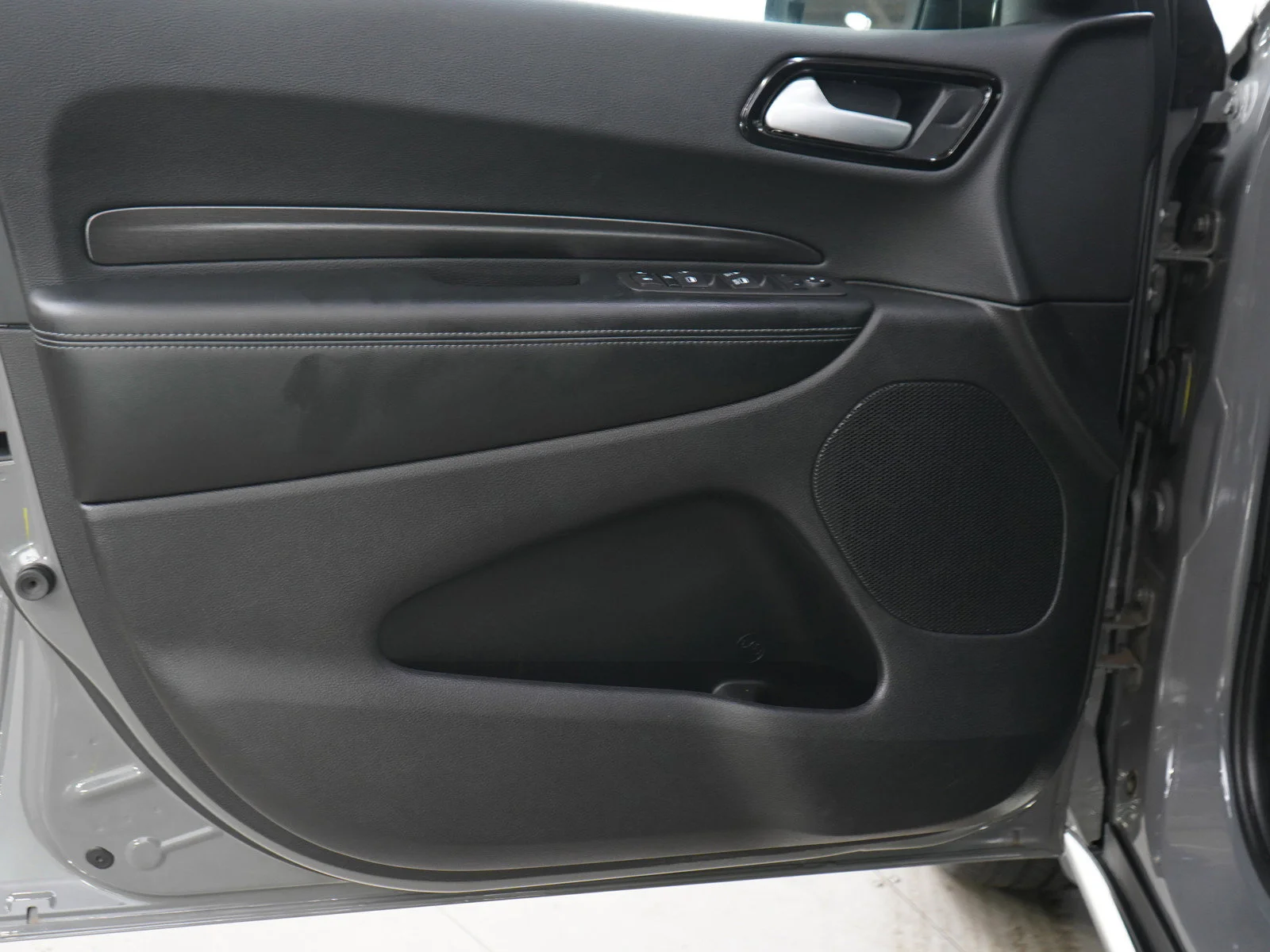 Used 2023 Destroyer Gray Clearcoat Dodge SXT image 19
