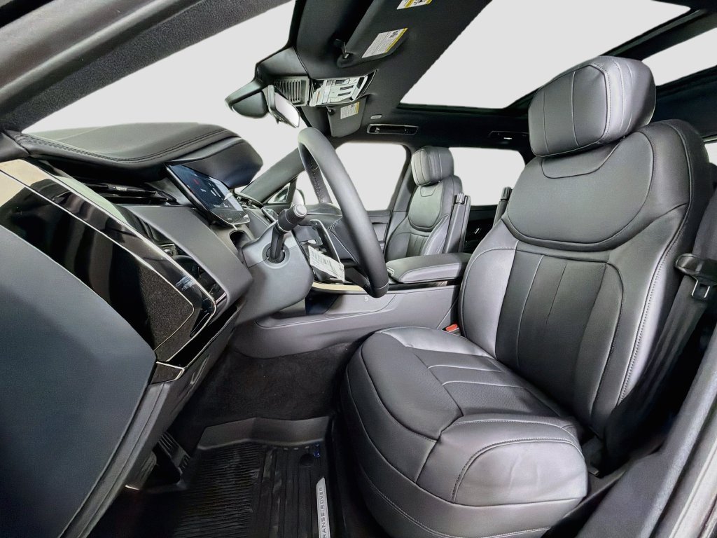 New 2027 Santorini Black Land Rover  Dynamic SE P530 image 22