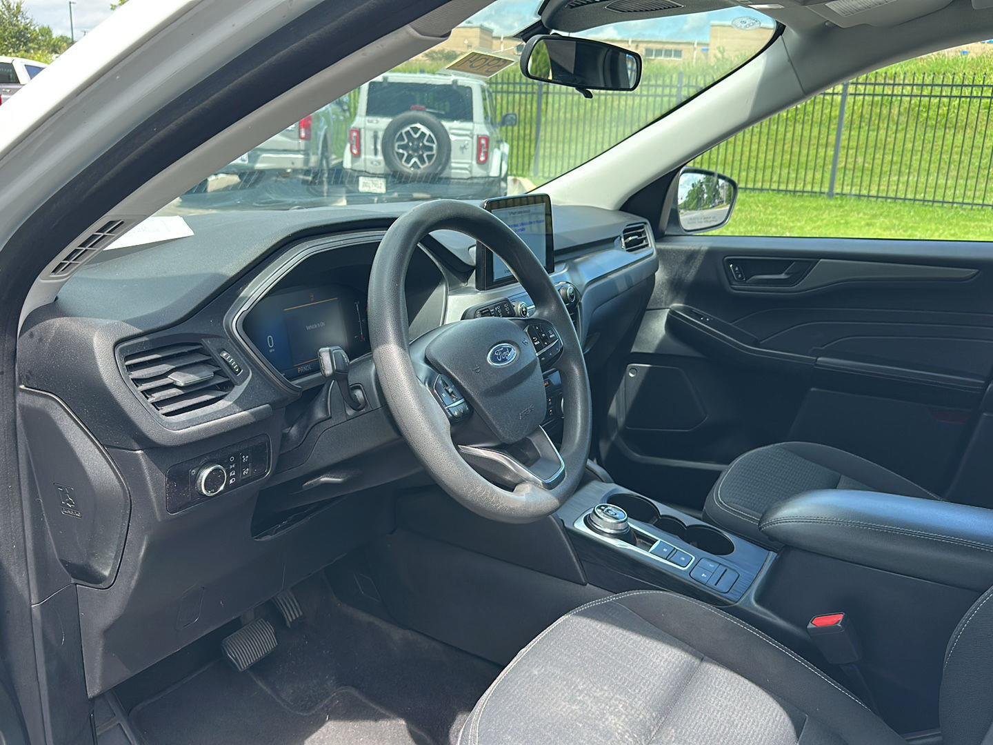 Used 2023  Ford Base image 2