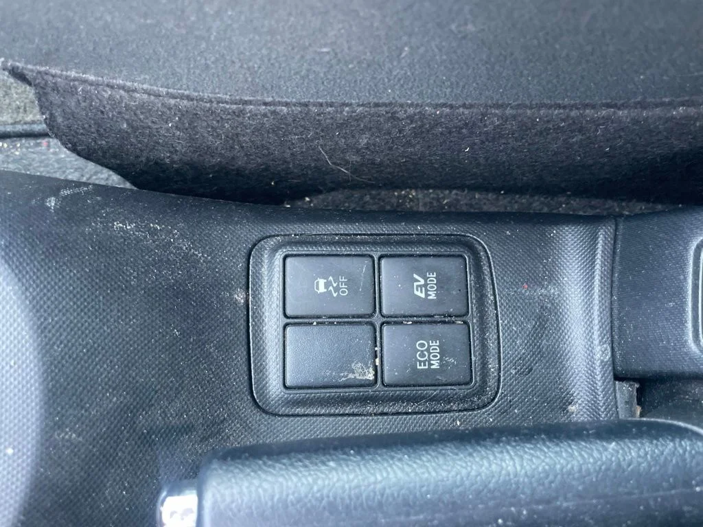 Used 2015 Black Toyota Two image 16