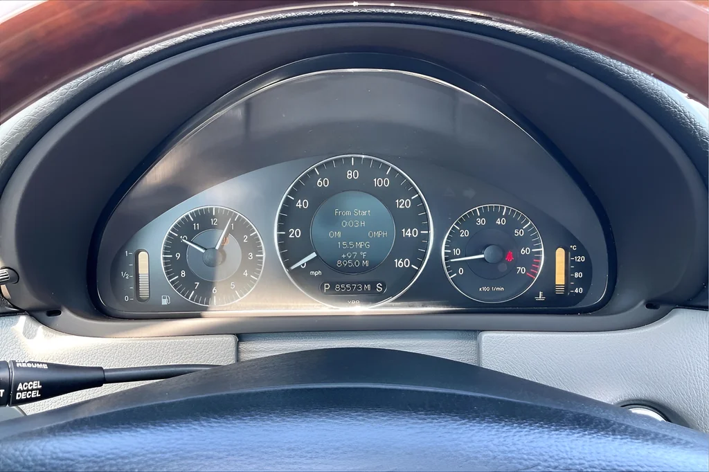 Used 2009 Blue Mercedes-Benz CLK 550 image 10