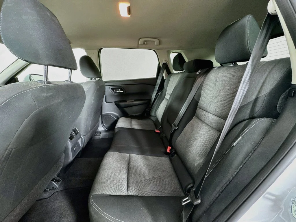 Used 2025 White Nissan SV image 27