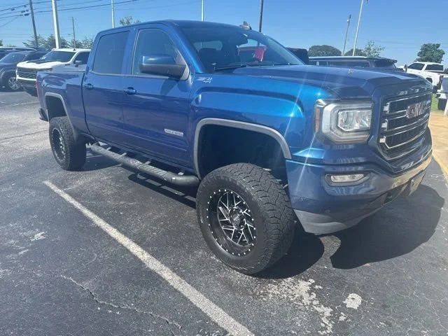 Used 2017 Blue GMC SLE image 6