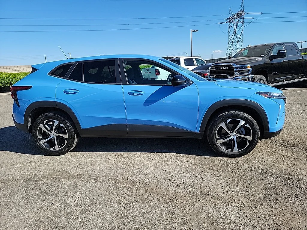 Used 2024 Blue Chevrolet 1RS image 4