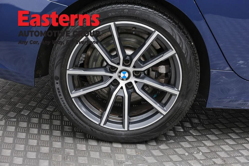 Used 2021 Blue BMW 330i xDrive image 32