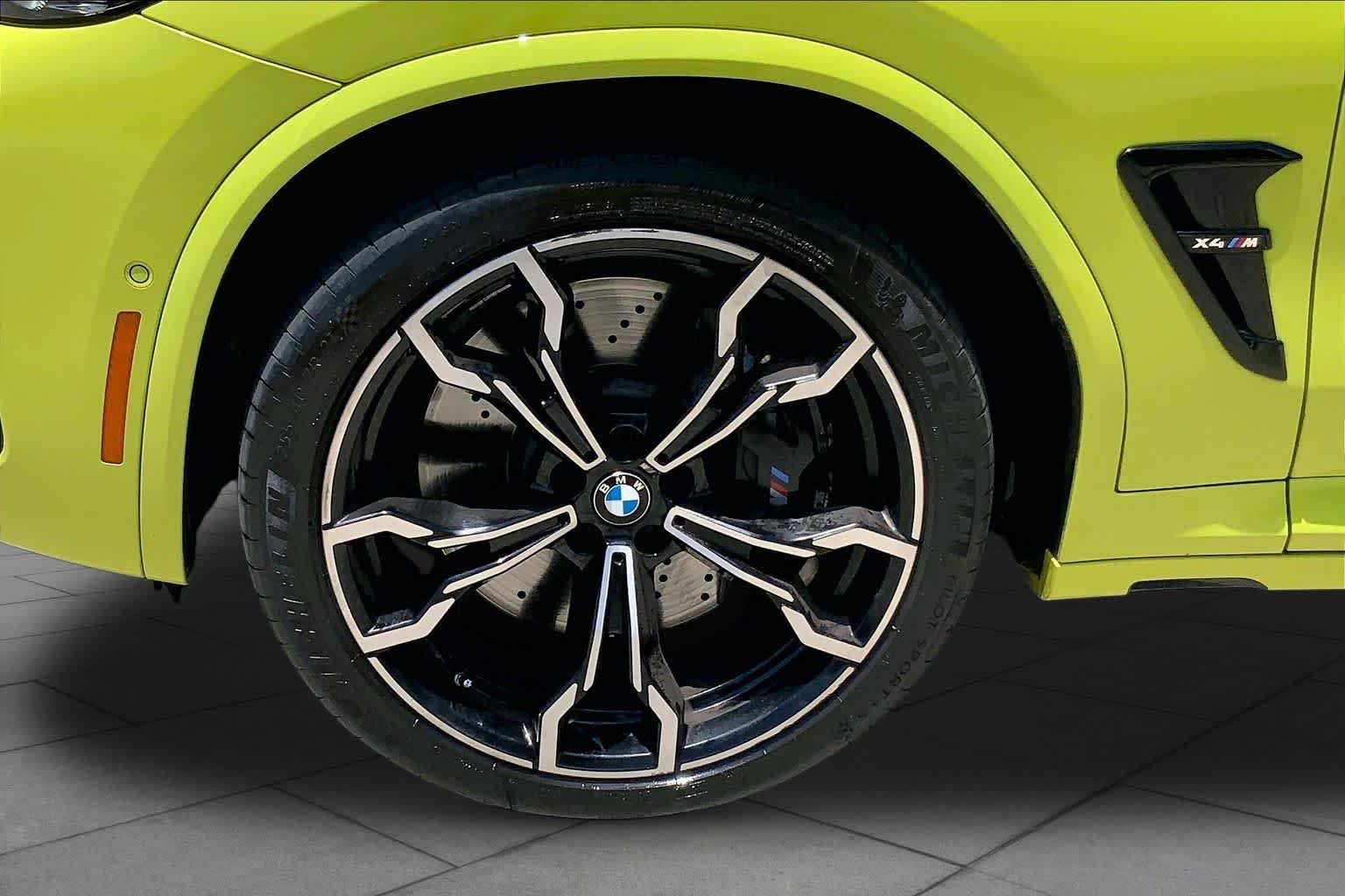 Used 2024 Sao Paulo Yellow BMW  image 10