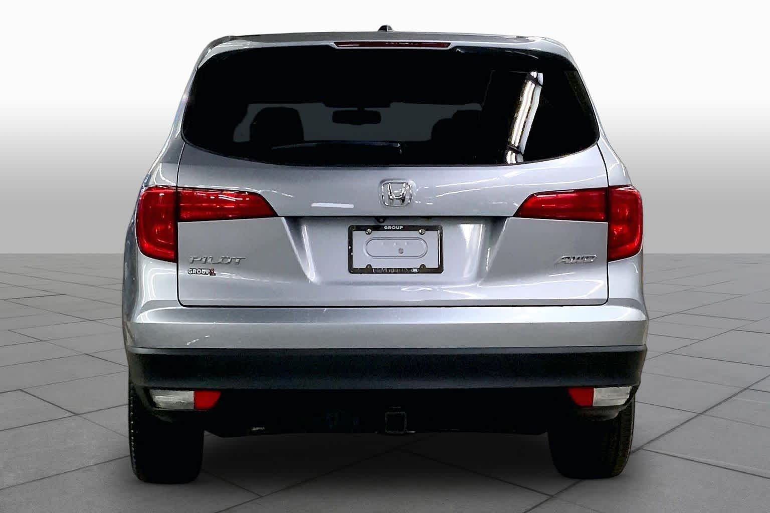 Used 2017 Lunar Silver Metallic Honda EX-L image 5