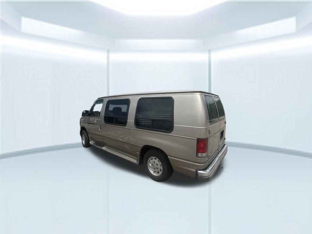 Used 2001  Ford RV image 5