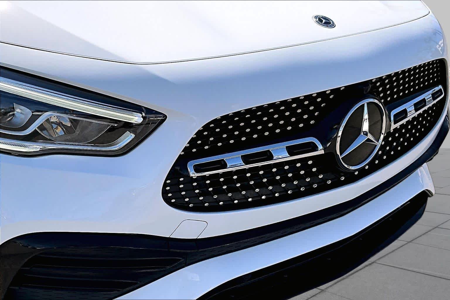 Used 2023 Polar White Mercedes-Benz GLA 250 image 28