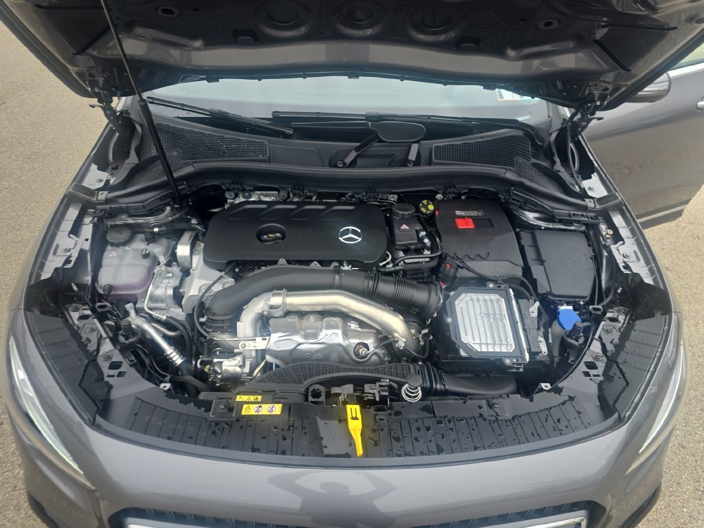New 2026 Mountain Grey Metallic Mercedes-Benz GLA 250 image 21