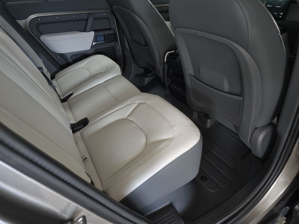 Used 2025 Silver Land Rover X-Dynamic SE image 16