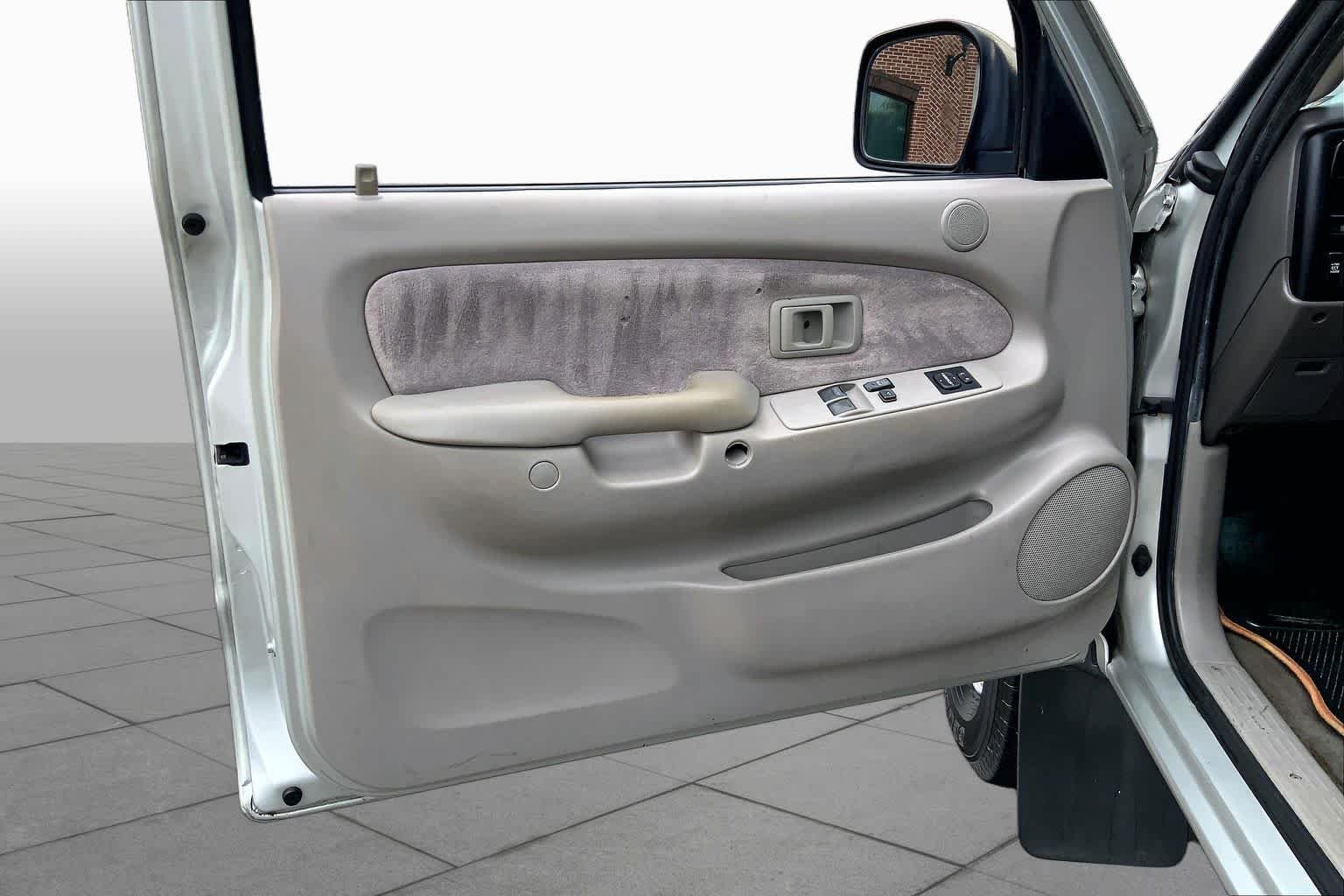 Used 2003 Lunar Mist Metallic Toyota PreRunner image 18