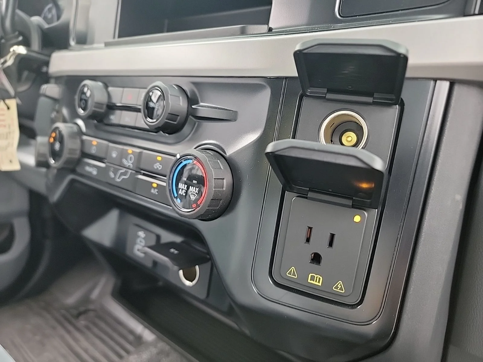 2025 Ford F-550 Super Duty Chassis Cab XL - Photo 15
