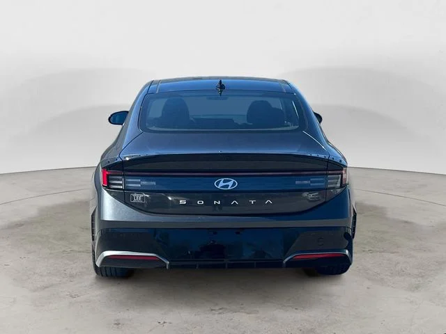 Used 2024 Gray Hyundai SEL image 4