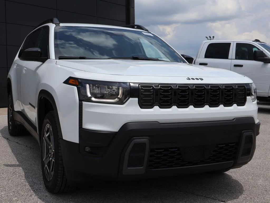 New 2026 Bright White Clear-Coat Exterior Paint Jeep Laredo image 6